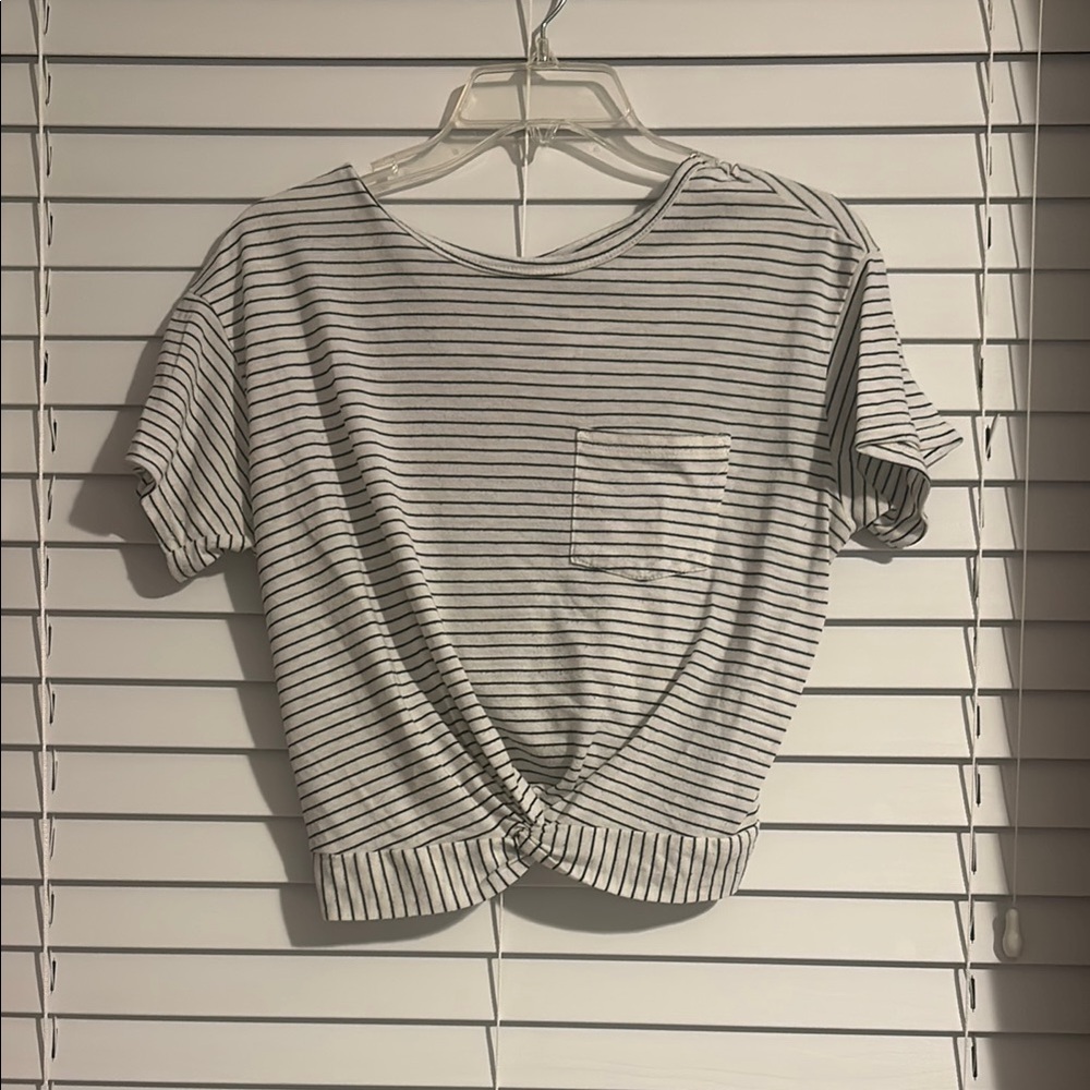 American Eagle Outfitters Gray Crop Tie Front T-Shirt